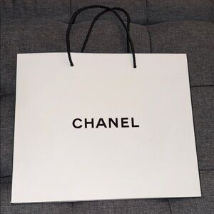 CHANEL White Paper Bag with Black Handles